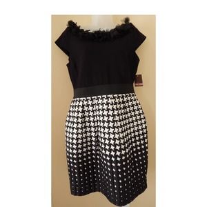 BNWT Taylor black dress flower detail houndstooth size 10